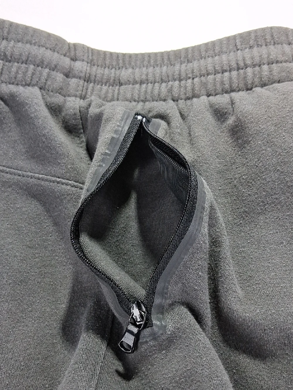 Boys Old Navy Fleece Shorts Size Large (10/12) Dark Gray Front Zipper-Pockets